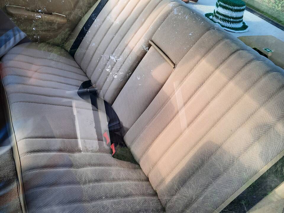 Bild 7/13 von Mercedes-Benz 200 (1980)