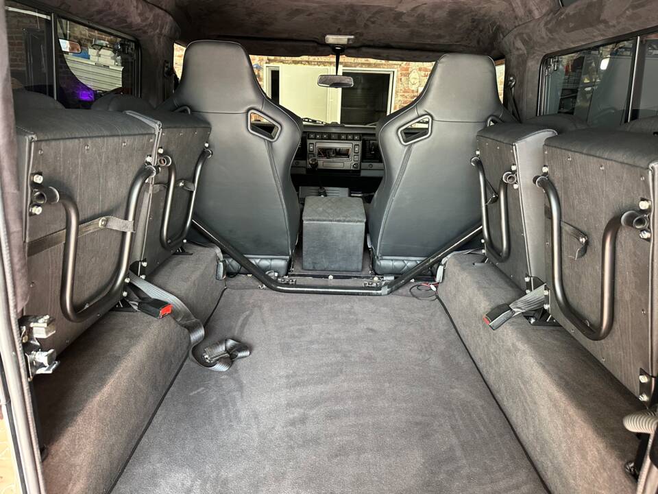 Image 8/30 of Land Rover Defender 90 "Limited" (2005)