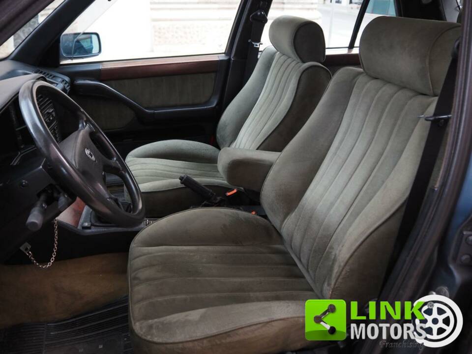 Bild 5/10 von Lancia Thema I.E. Turbo 16V (1990)