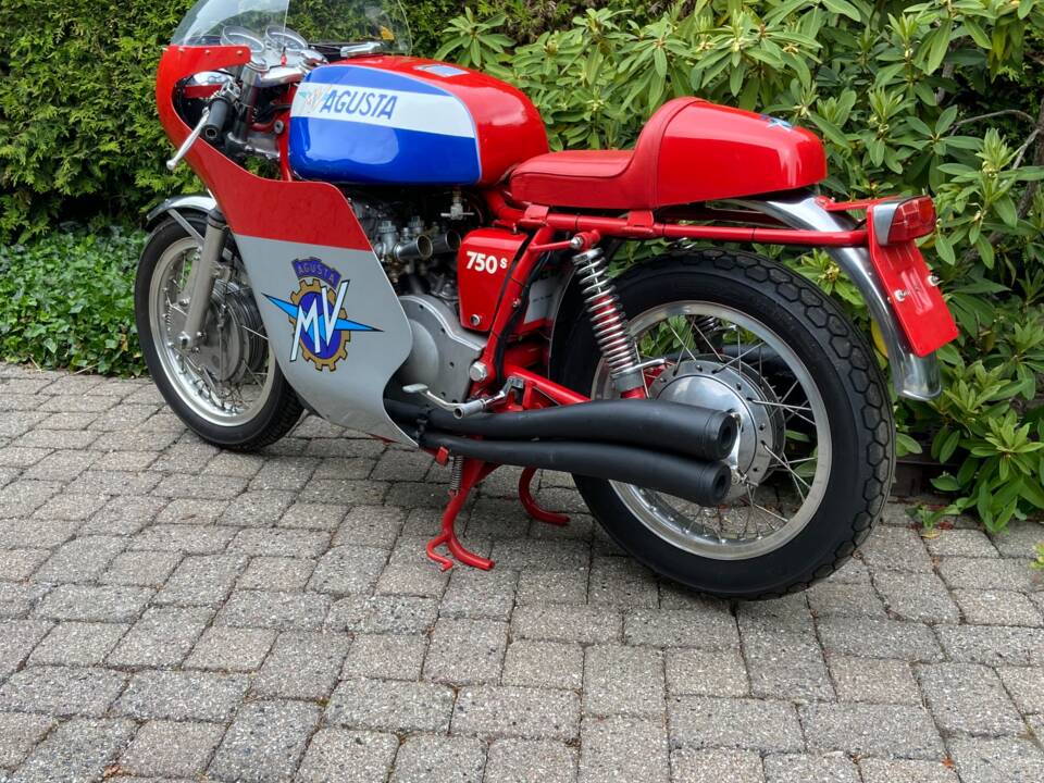 Immagine 36/36 di MV Agusta DUMMY (1972)