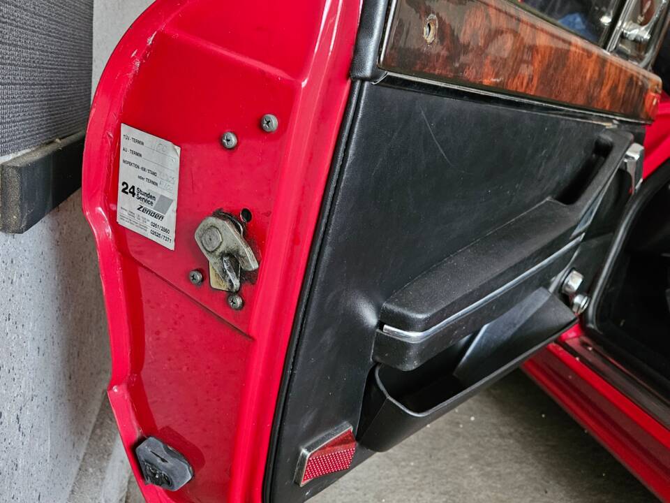 Image 8/11 of Alfa Romeo 1.6 Spider (1989)