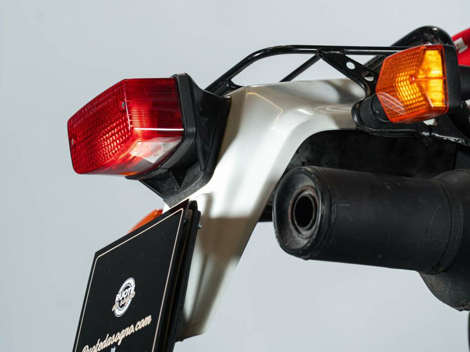 Bild 34/50 von Honda DUMMY (1985)