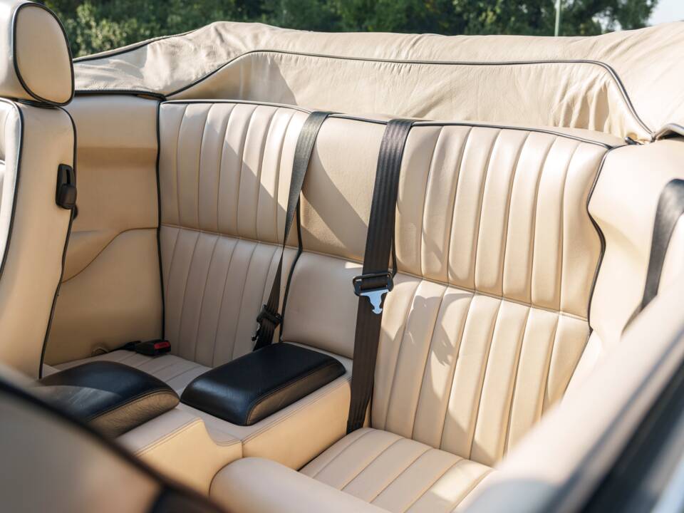 Image 24/26 of Aston Martin Virage Volante (1994)