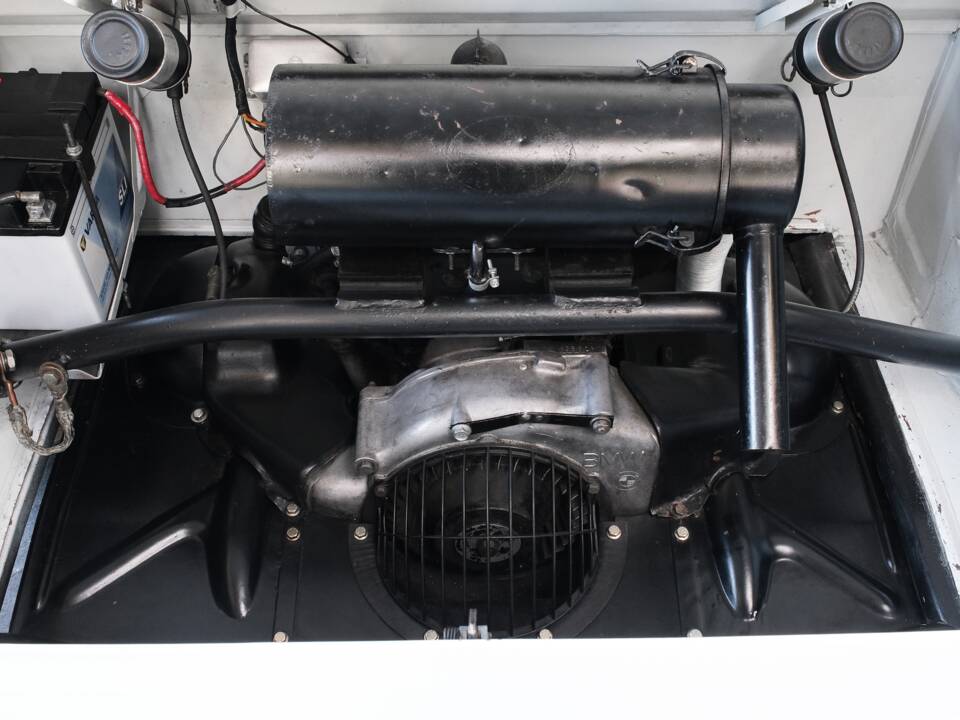 Image 42/50 of BMW 700 LS Luxus (1965)