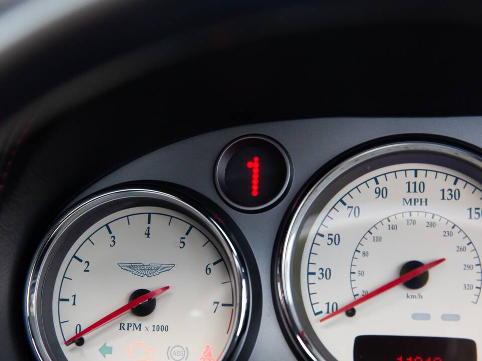 Image 54/92 of Aston Martin V12 Vanquish S (2007)