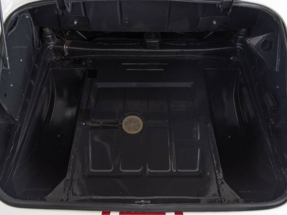 Image 36/40 of Mercedes-Benz 190 SL (1955)