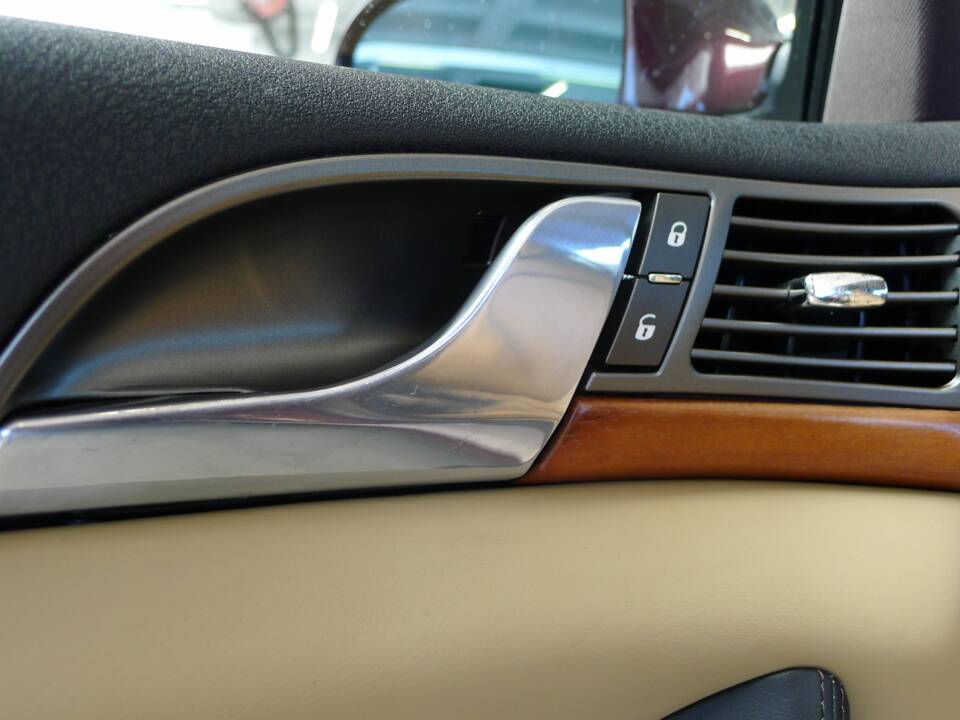 Imagen 40/42 de Lancia Thesis 2.4 (2002)