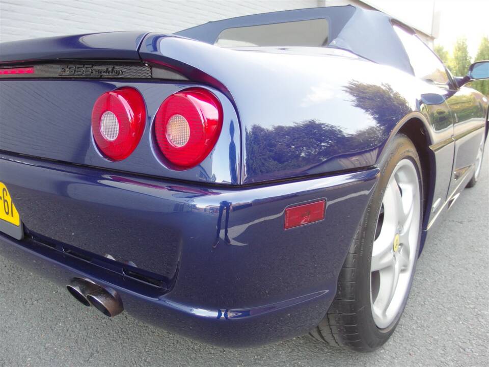 Afbeelding 12/100 van Ferrari F 355 Spider (1997)