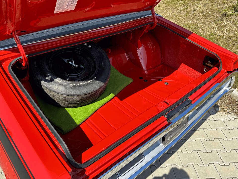 Image 30/81 of Dodge Charger Super Bee 440 (1971)
