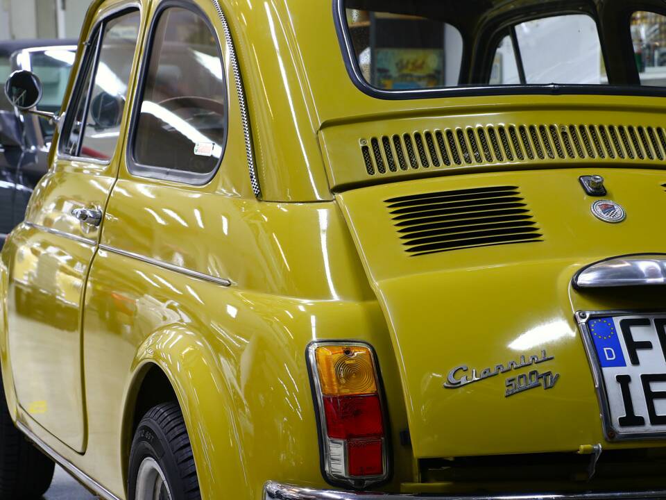 Image 14/29 of FIAT 500 F (1969)