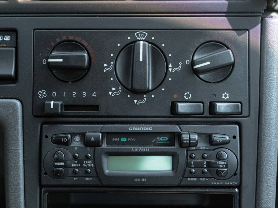 Immagine 34/48 di Volvo 850 2.0 20V (1992)