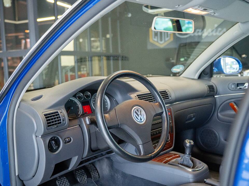 Image 26/59 de Volkswagen Passat Variant 4.0 W8 (2004)