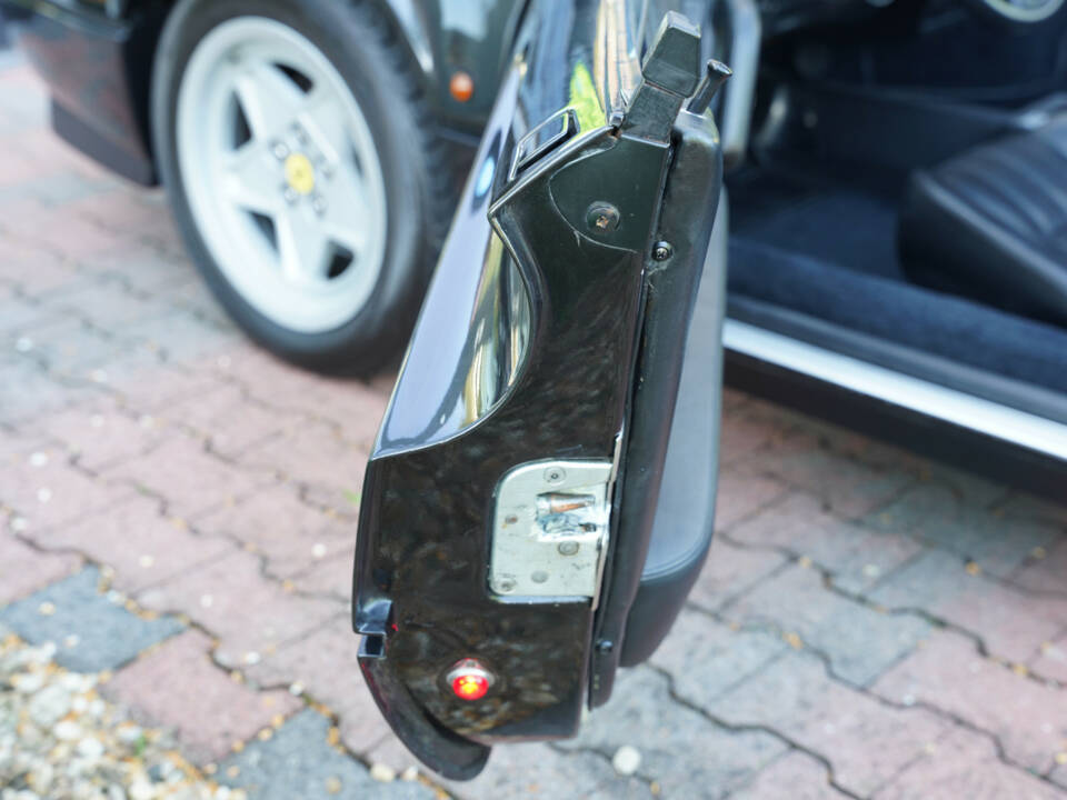 Image 25/50 of Ferrari 328 GTS (1987)