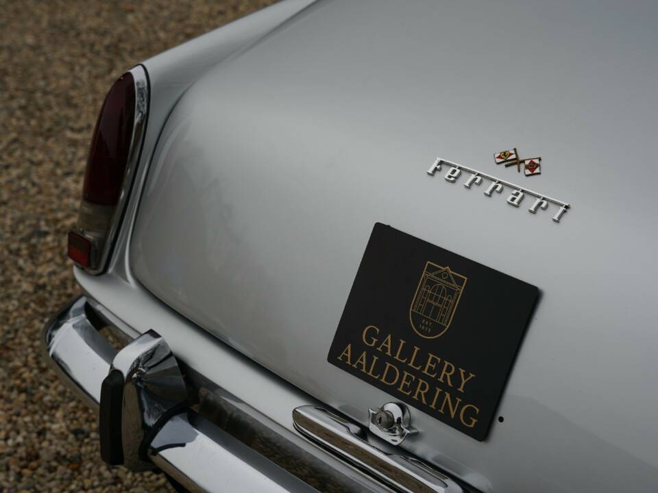 Image 12/50 of Ferrari 250 GT/E (1964)