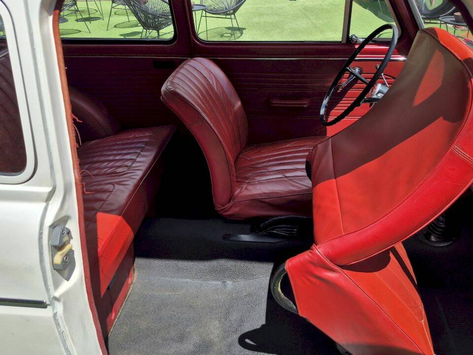 Image 43/63 of Ford Anglia (1965)