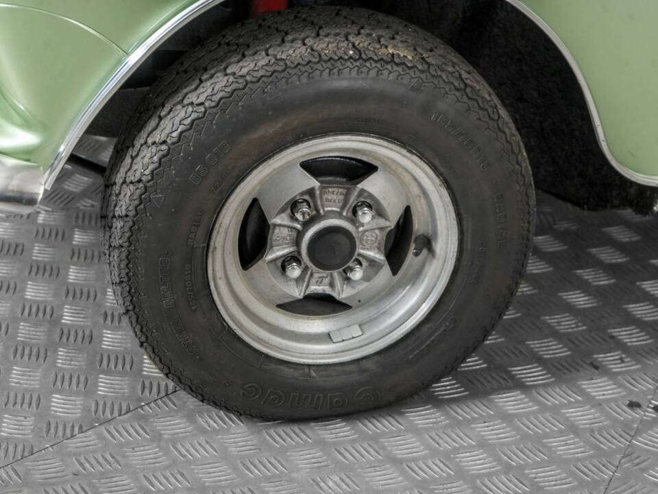 Image 22/50 of Austin Mini 1000 (1983)