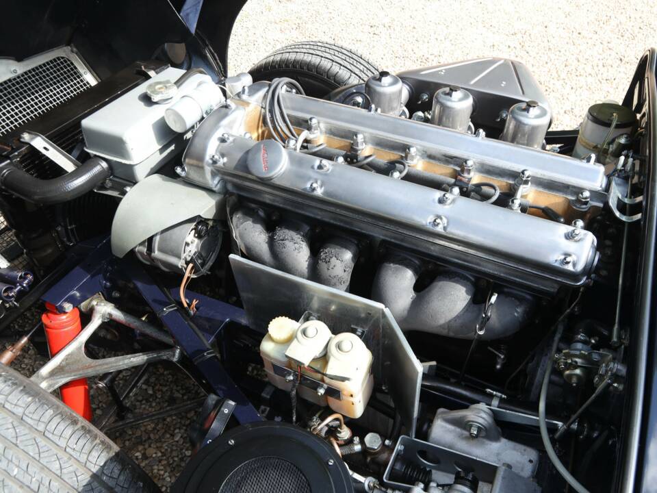 Imagen 44/50 de Jaguar E-Type 4.2 (1964)