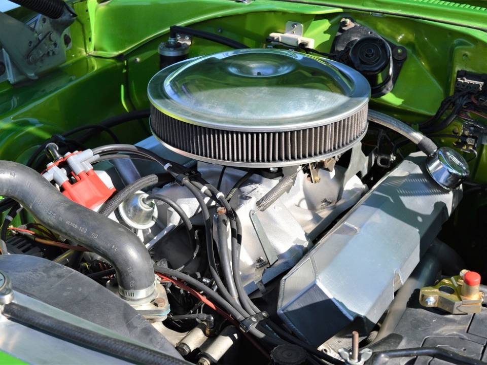 Image 11/43 of Plymouth Road Runner Hardtop Coupe (1968)