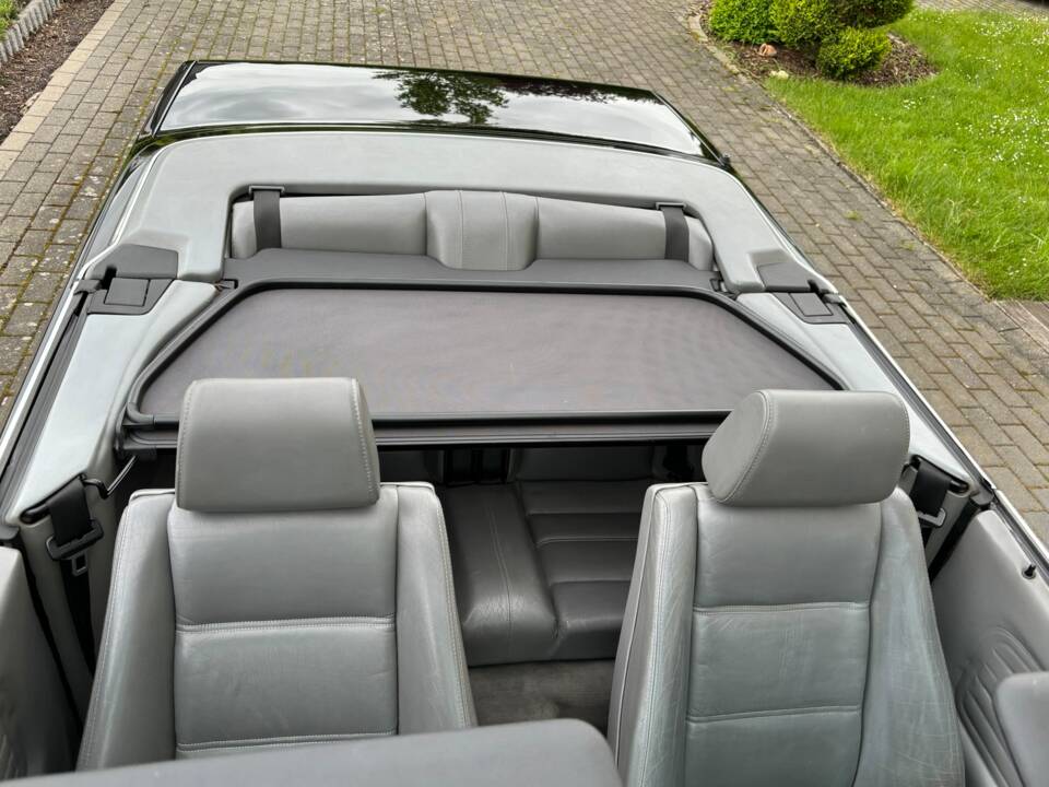 Image 16/40 of BMW 320i (1992)