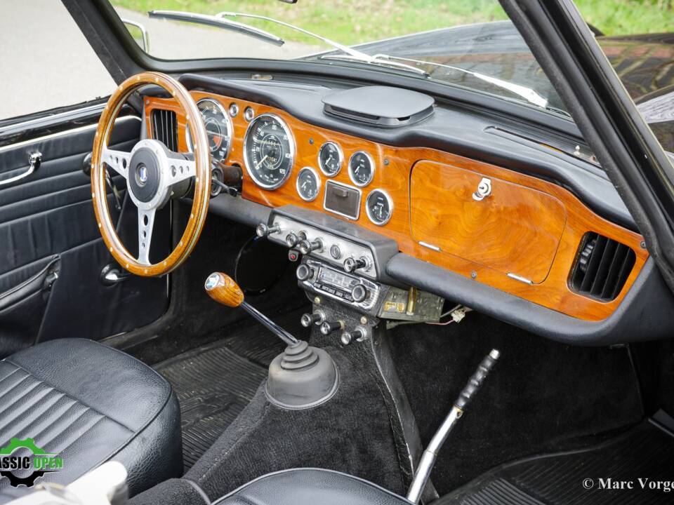 Image 12/37 of Triumph TR 4 (1965)