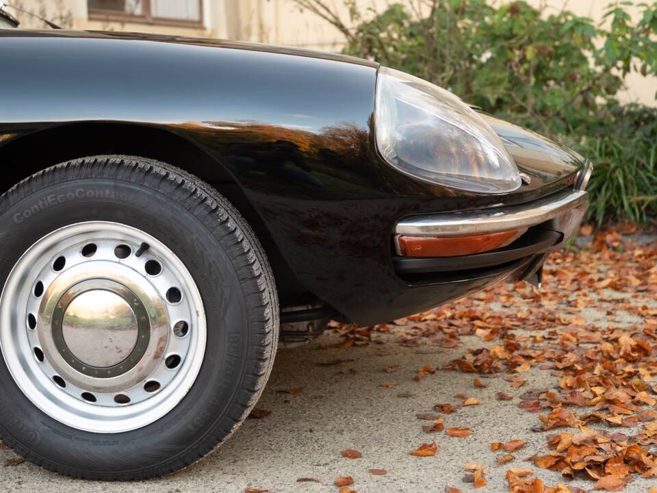 Image 23/51 of Alfa Romeo 1600 Spider Duetto (1966)