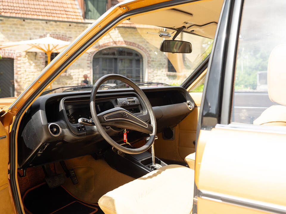 Image 28/57 of Ford Granada Turnier 2,3 (1976)