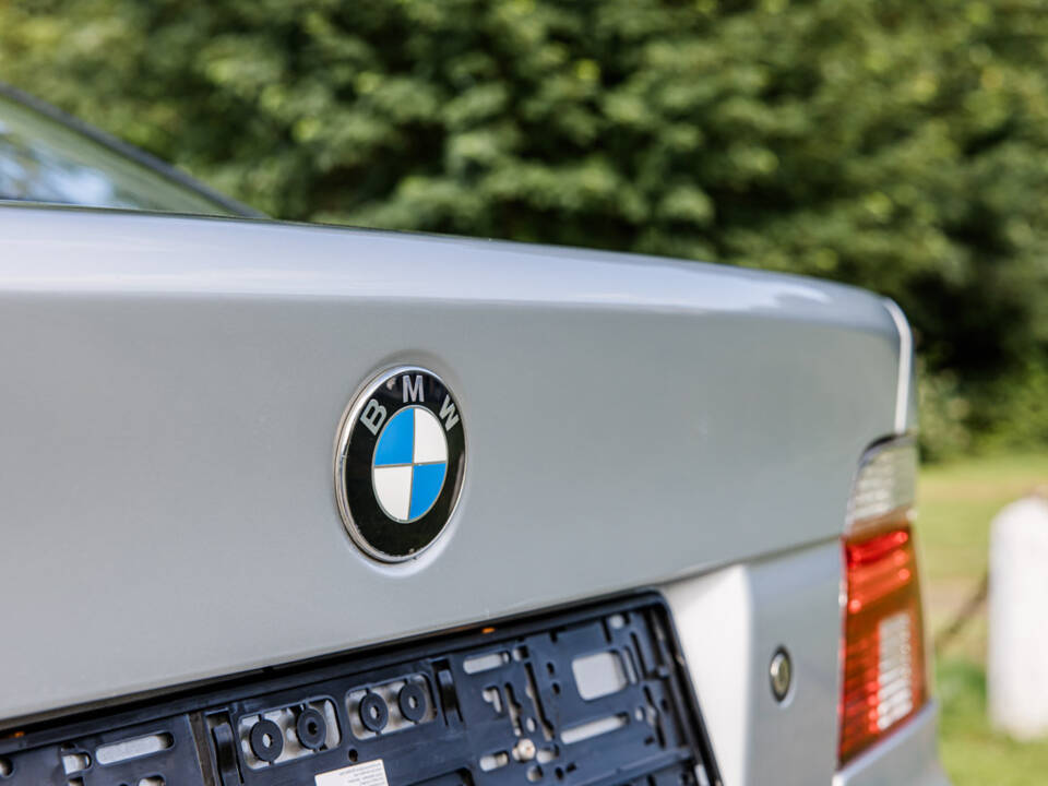 Bild 12/31 von BMW 528i (1996)