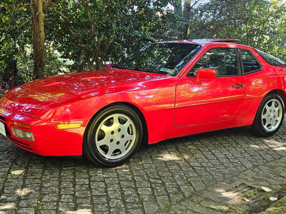 Bild 34/41 von Porsche 944 Turbo (1989)