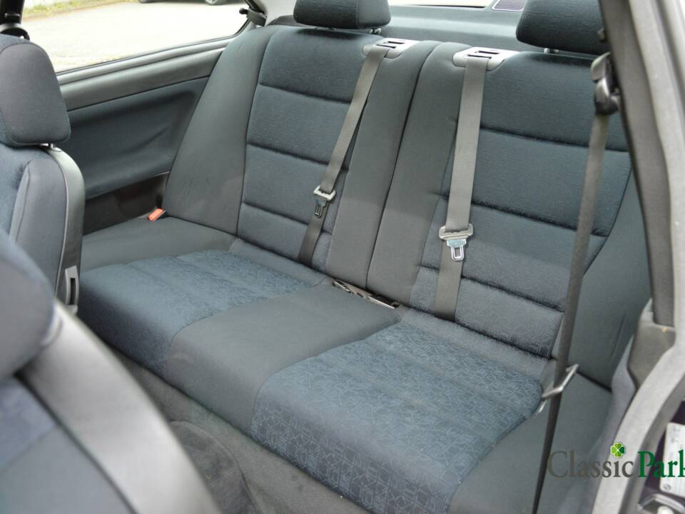 Bild 26/50 von BMW 320i (1994)