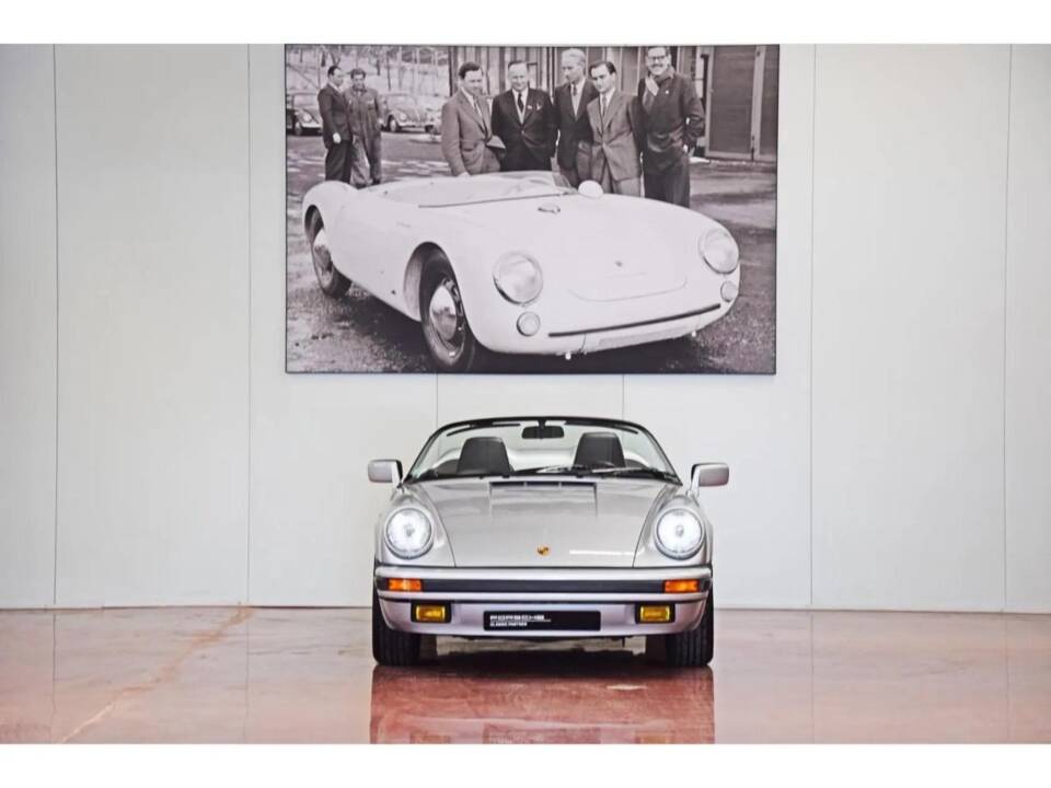 Image 34/132 of Porsche 911 Speedster 3.2 (1989)