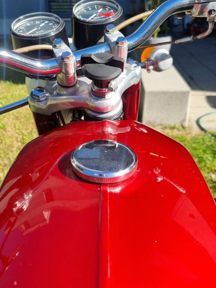 Image 33/63 of Honda CB 250 K2 (1970)