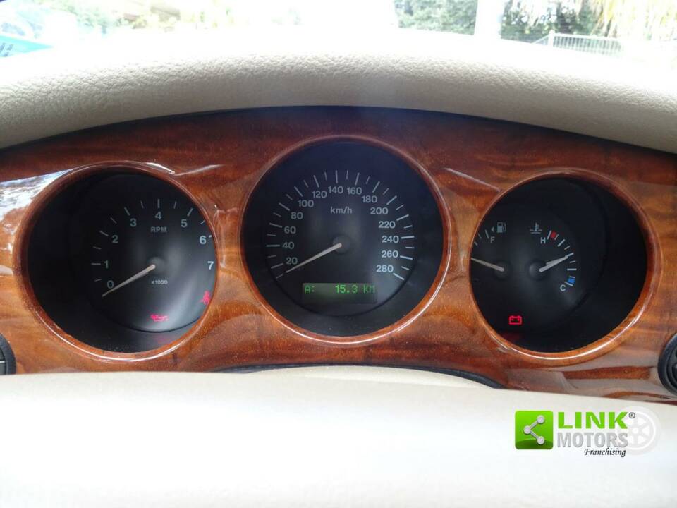 Imagen 21/24 de Jaguar XJ 8 Executive (1999)