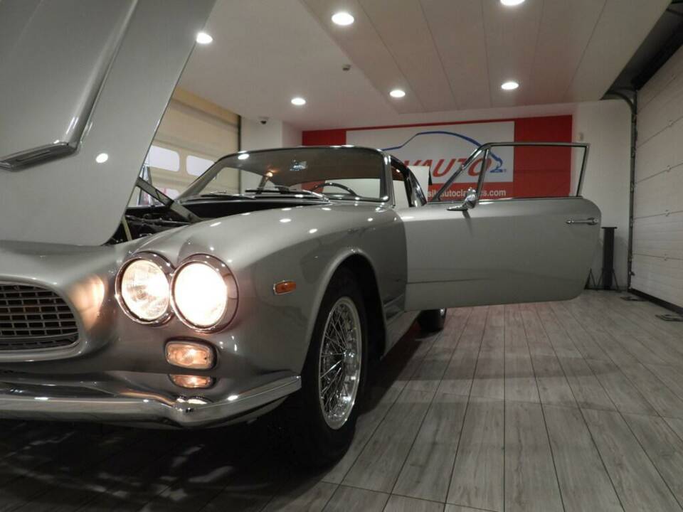Image 11/14 of Maserati 3500 GTI Sebring (1963)