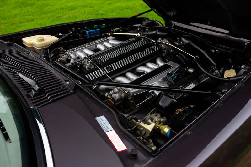 Image 43/50 of Jaguar XJS 6.0 (1993)