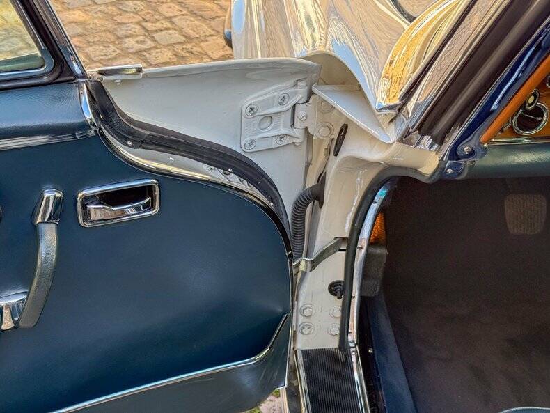 Image 41/50 of Mercedes-Benz 280 SE 3,5 (1971)