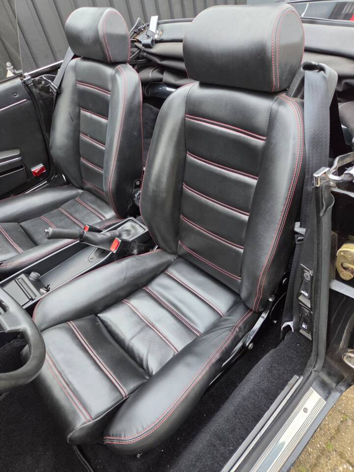 Image 8/15 of Alfa Romeo 2.0 Spider (1988)