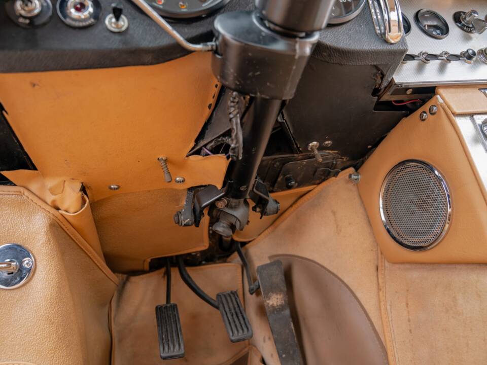 Immagine 31/38 di Jaguar E-Type 3.8 (1962)