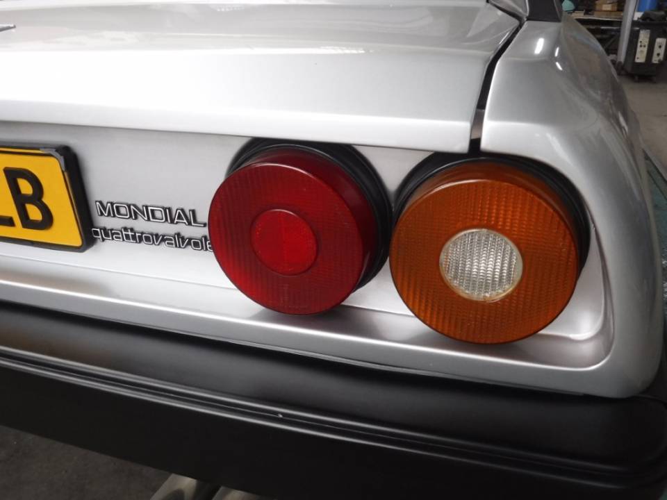 Image 16/50 de Ferrari Mondial Quattrovalvole (1983)