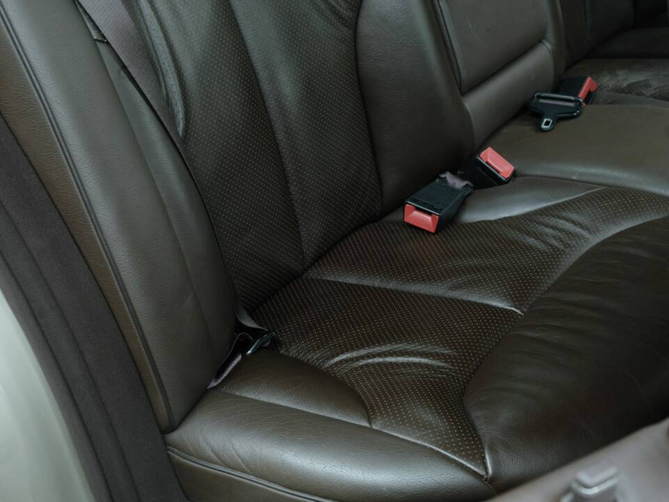Bild 38/50 von Mercedes-Benz 300 SE (1992)