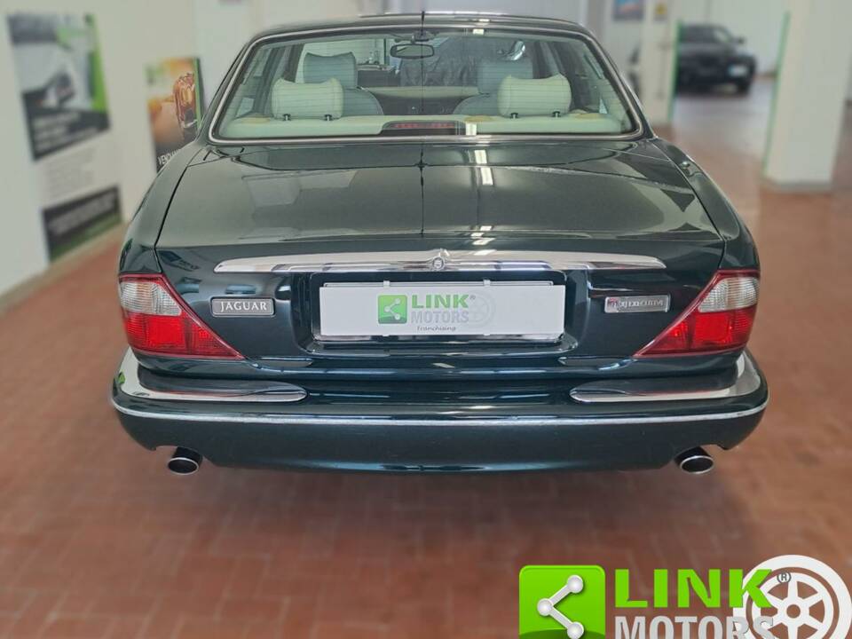 Bild 4/10 von Jaguar XJ 8 Executive (1998)