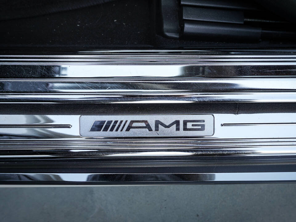 Image 8/51 of Mercedes-Benz S 65 AMG L (2004)