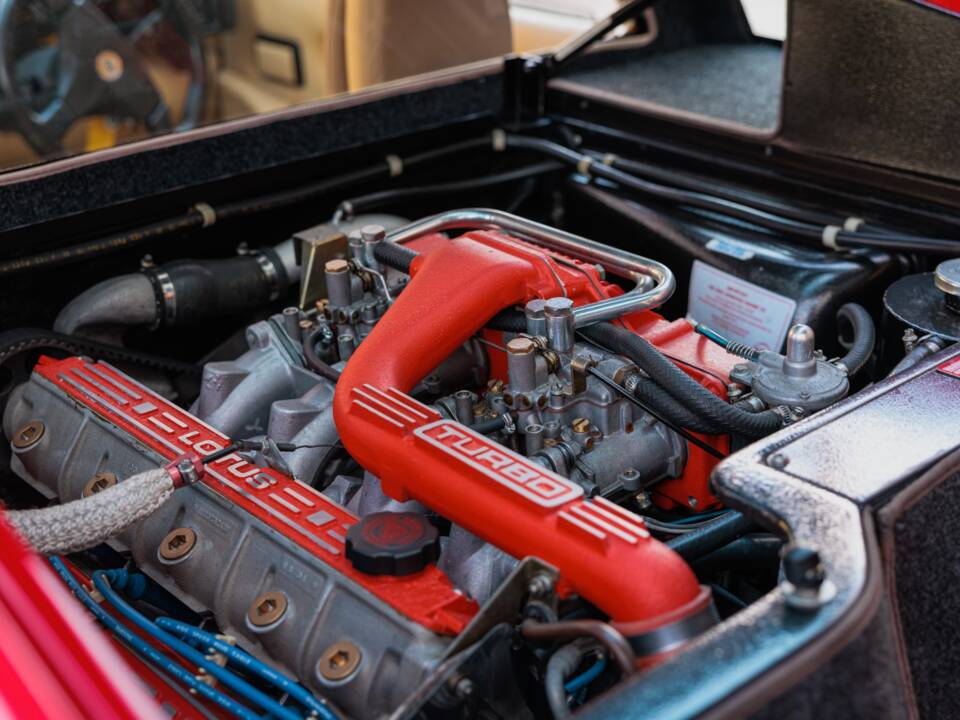 Afbeelding 32/47 van Lotus Esprit Turbo HC (1989)