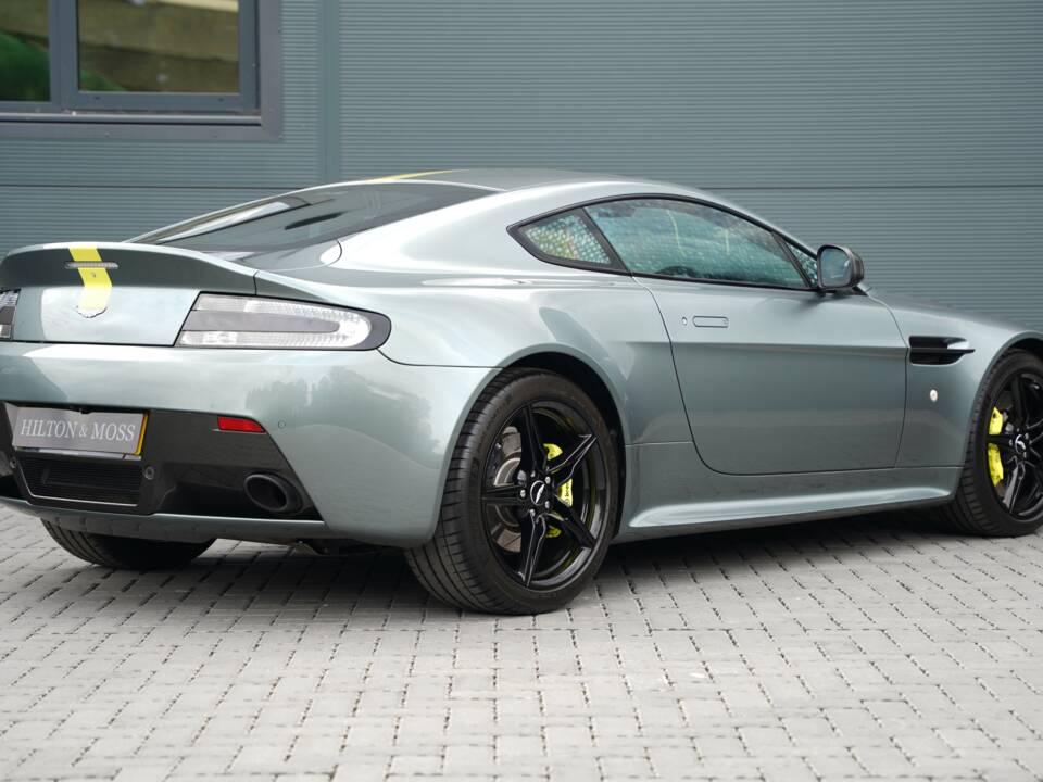Bild 5/50 von Aston Martin V8 Vantage AMR (2018)