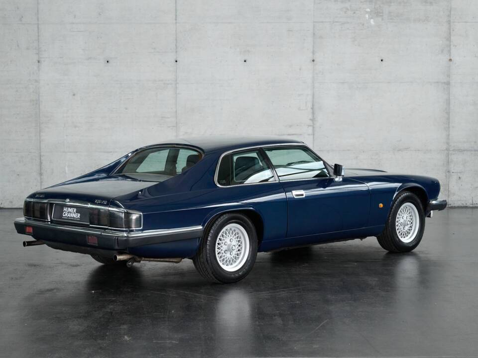 Image 32/50 of Jaguar XJS 5.3 V12 (1993)