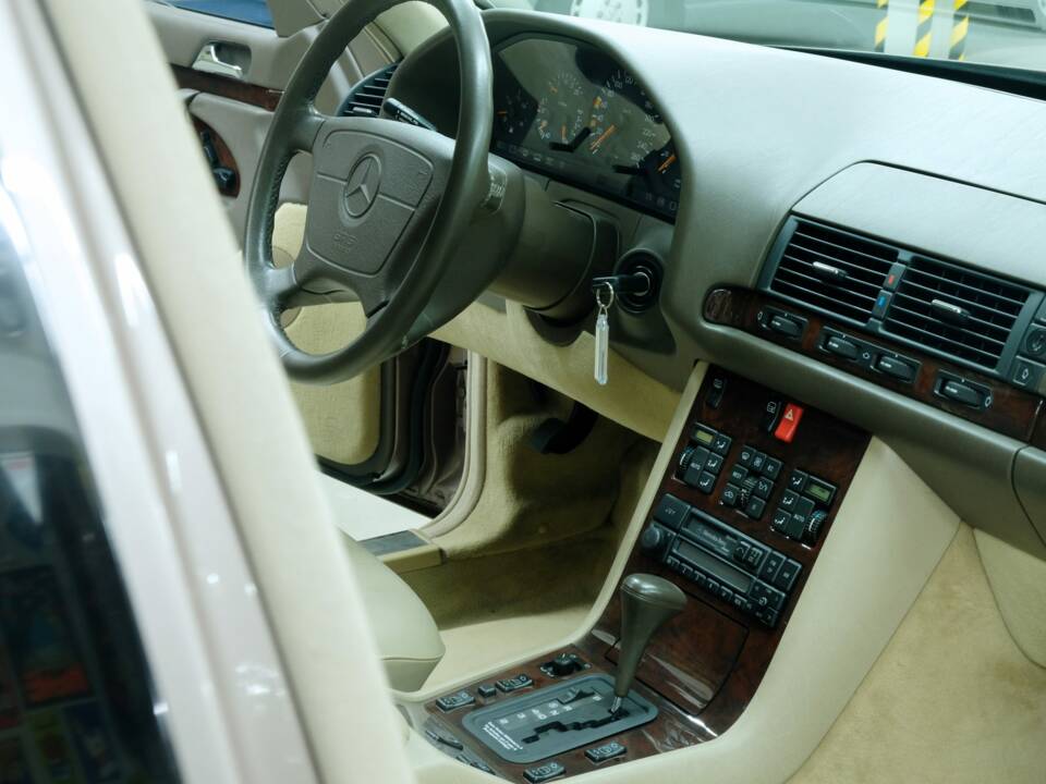 Bild 35/50 von Mercedes-Benz S 280 (1994)