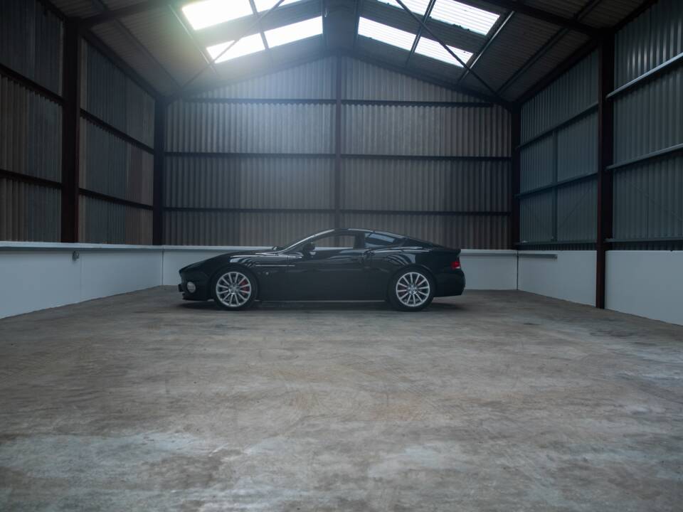 Image 31/50 de Aston Martin V12 Vanquish (2004)
