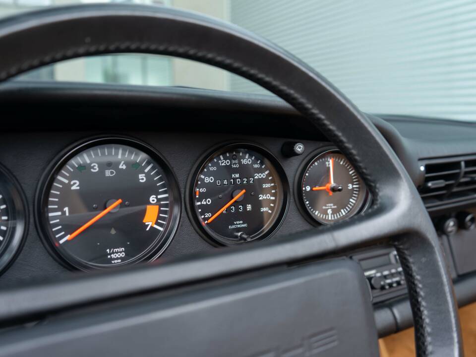 Imagen 5/32 de Porsche 911 Speedster 3.2 (1989)