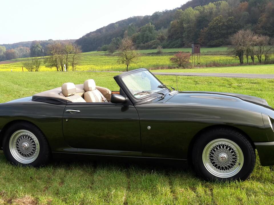 Bild 4/12 von MG RV8 (1995)
