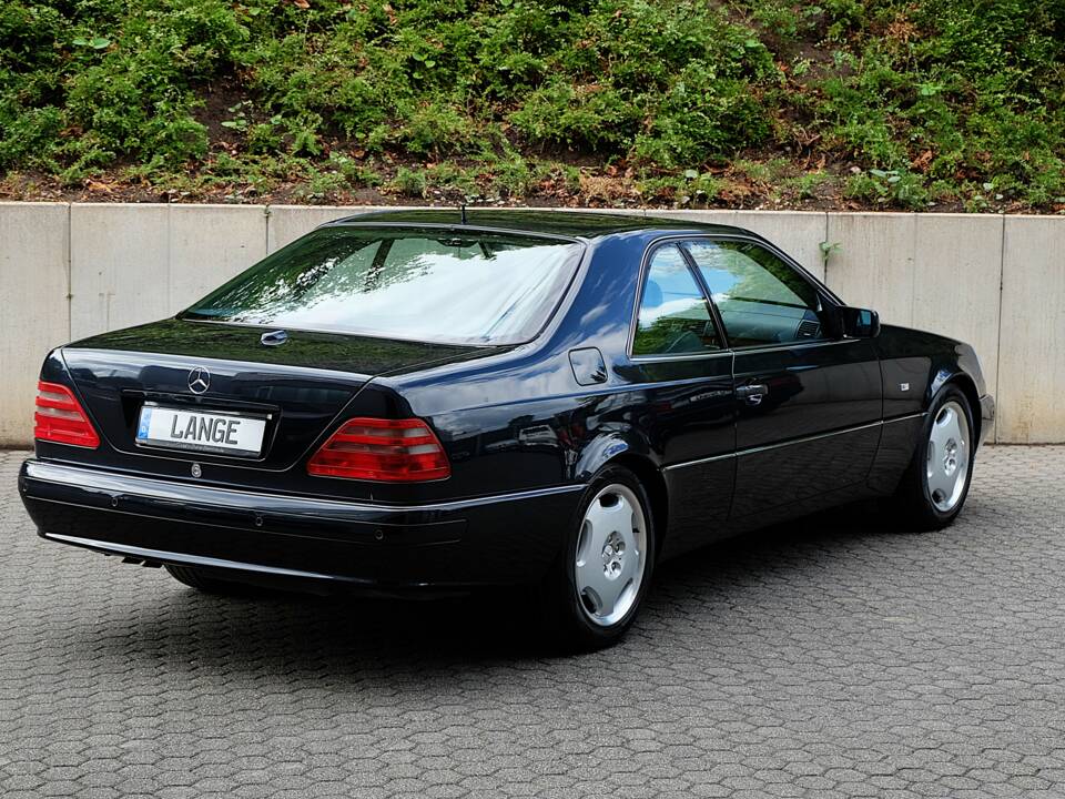 Image 12/70 de Mercedes-Benz CL 500 (1997)