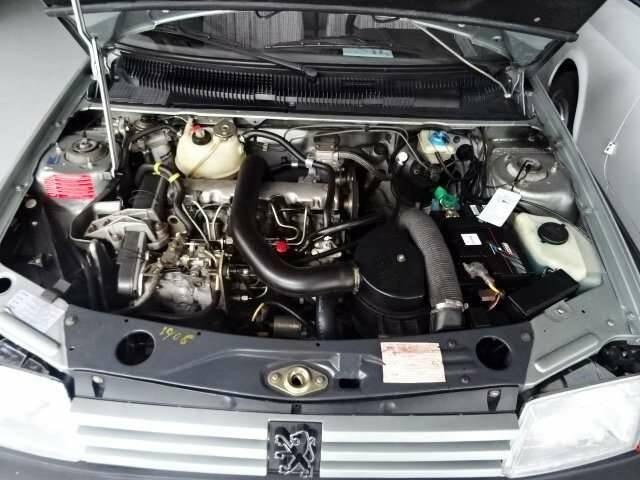 Image 16/17 of Peugeot 205 Diesel (1988)